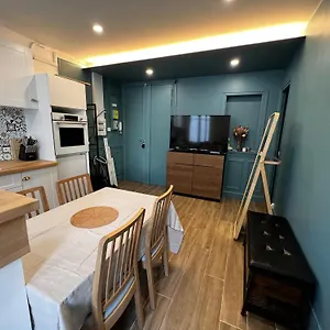Apartment Sweet-cosy Place Near Republique, Paris